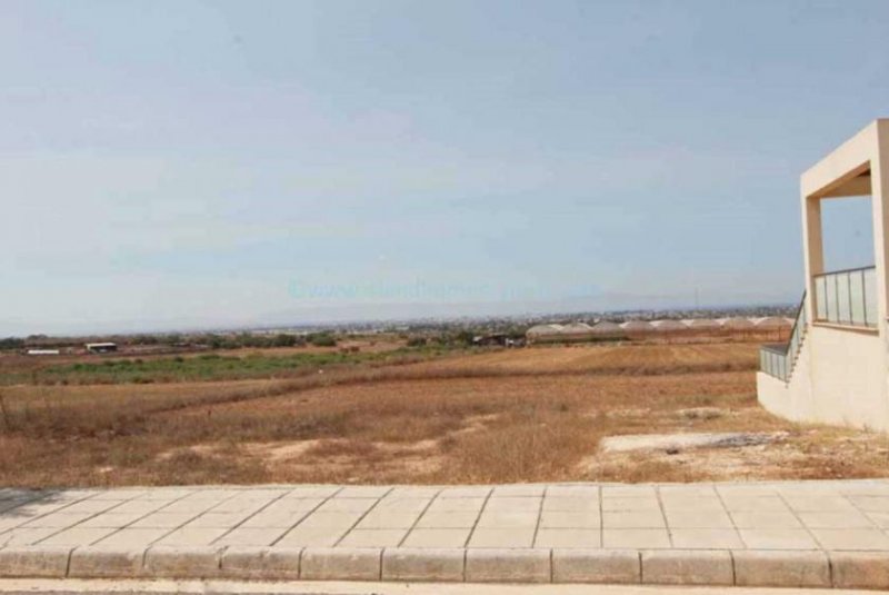 Deryneia Residential Plot of Land with fantastic views of Famagusta in Deryneia village - LDER137Set in a quiet area of Deryneia village