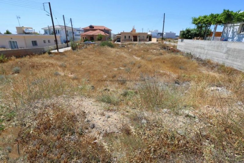 Frenaros 594m2 regular shaped plot of land in residential area of Frenaros - LFRE170.This lovely plot of land is a bargain! Located in a