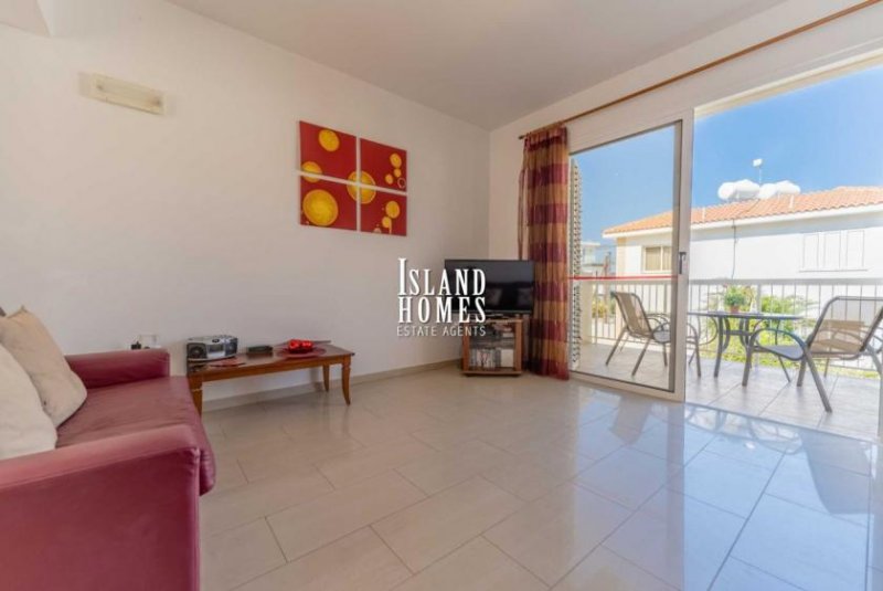 Kapparis 2 bedroom townhouse on a popular complex with communal swimming pool and SEA VIEWS, less than 400m from the sea in Kapparis - d