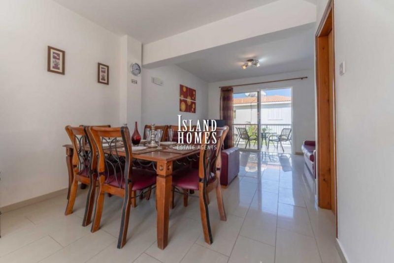 Kapparis 2 bedroom townhouse on a popular complex with communal swimming pool and SEA VIEWS, less than 400m from the sea in Kapparis - d