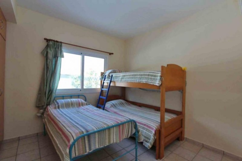 Kapparis 3 bedroom, 1 bathroom, ground floor apartment, close to amenities in a quiet residential area of Kapparis - SIK103Set on a small