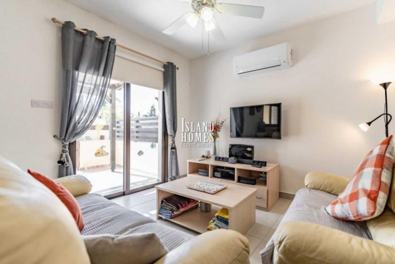 Kapparis 3 bedroom, 2 bathroom, town house on popular complex with fantastic communal facilities in Kapparis - KYK137This modern 3 storey