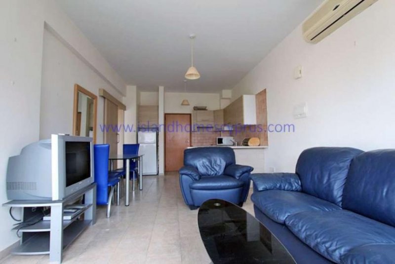 Kapparis A first floor, 2 bedroom, 1 bathroom, furnished apartment close to all amenities situated on a well maintained complex - Haus