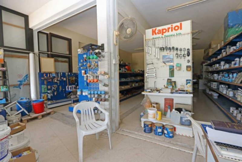 Kapparis Double shop unit with Title Deeds in prime Kapparis Location - TRI125.Set in a great location, on the main Protaras Avenue Haus