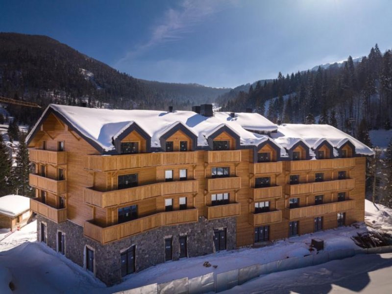 Kolašin Cozy ski apartment is located in Hotel in the centre of Ski Resort 1450. This apartment is excellent investment opportunity -