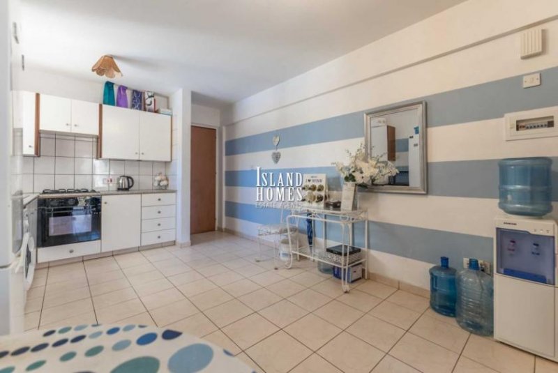 Liopetri 2 bedroom, 1st floor apartment on popular complex with communal pool in Liopetri - Located on the first floor this delightful ap