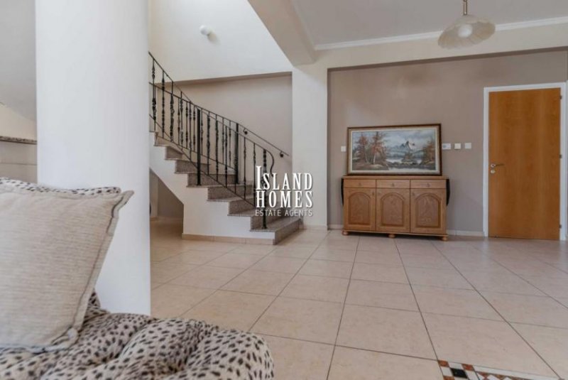 Liopetri 4 bedroom, 3 bathroom villa set on large 579m2 plot with TITLE DEEDS, large private pool, open fire and log burner in the of -