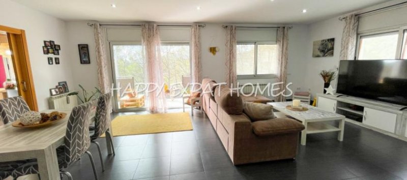 Olivella This great family home is not only spacious and modern, it has a complete independent apartment (little house) with a bedroom,