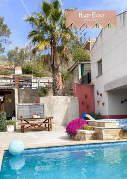 Olivella This great family home is not only spacious and modern, it has a complete independent apartment (little house) with a bedroom,