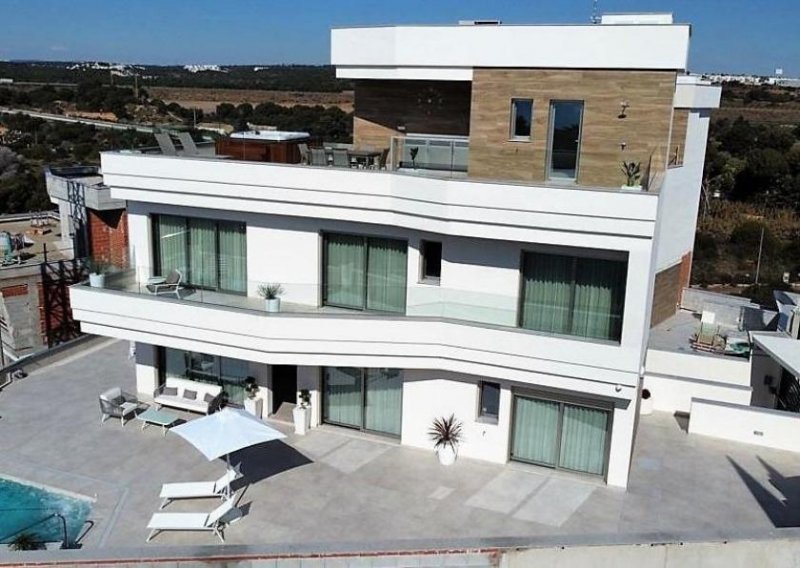 Orihuela Costa NEU GEBAUTE LUXUSVILLEN IN CAMPOAMOR. . Neubau einer exklusiven Anlage mit nur fünf freistehenden Villen in Campoamor, Costa.