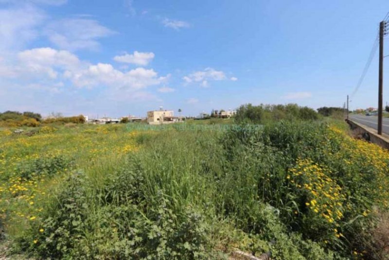 Paralimni 2406m2 plot of land in quiet residential area of Paralimni - LPAR172.Located close to local amenities, this plot offers road