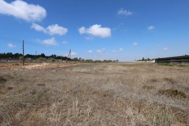 Paralimni 2741m2 plot of land in the hills of Kokkinos Kremos area of Paralimni - LPAR189Located just a few minutes from the centre of th