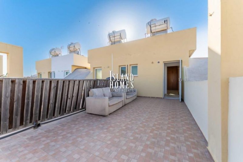 Paralimni 3 bedroom, 2 bathroom, 3 storey semi-detached town house, with roof terrace, in a very convenient location of Paralimni - 3 sto