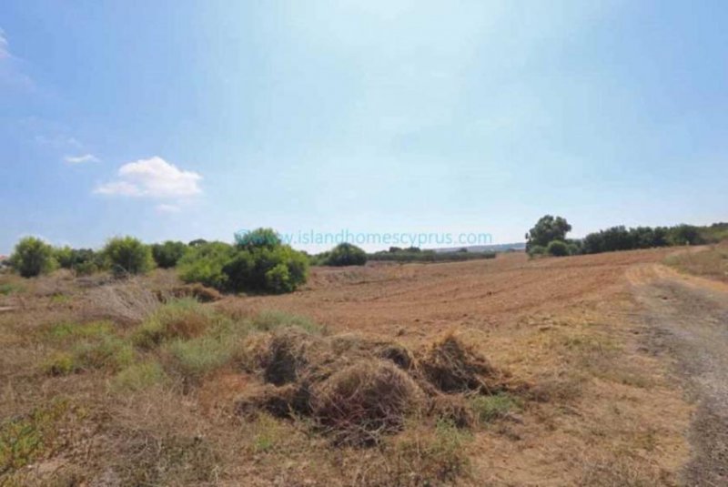 Paralimni 4806m2 plot of land in quiet residential area of Paralimni - LPAR179This established plot is ideally located in a residential ju