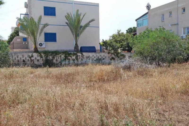 Paralimni Great location, 530m2 plot of land in Paralimni - LPAR158Located close to local amenities including, large supermarket and local