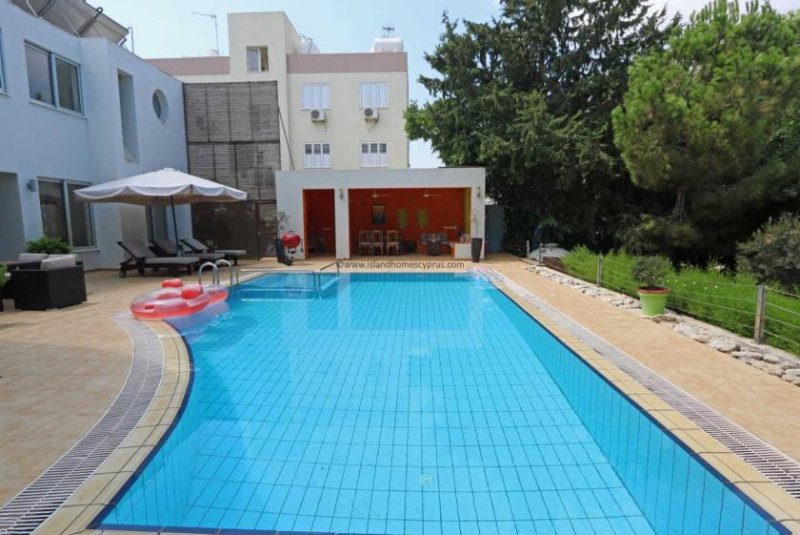 Paralimni Modern design 5 bedroom, 3 bathroom, 1 WC detached house with private swimming pool and Title Deeds in Paralimni - in a q Haus