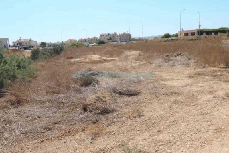 Paralimni Prime location, 2246m2 plot of land in Paralimni/Deryneia area - LPAR177Located next to the main Paralimni/Deryneia roundabout r