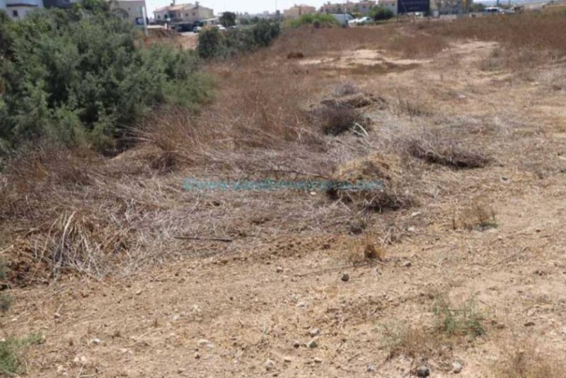 Paralimni Prime location, 2246m2 plot of land in Paralimni/Deryneia area - LPAR177Located next to the main Paralimni/Deryneia roundabout r