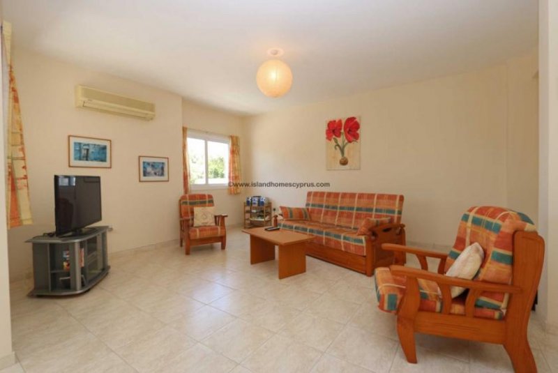 Paralimni Spacious 3 bedroom, 1 bathroom ,1 WC detached villa with Title Deeds in quiet residential area of Paralimni - PAR164.Located