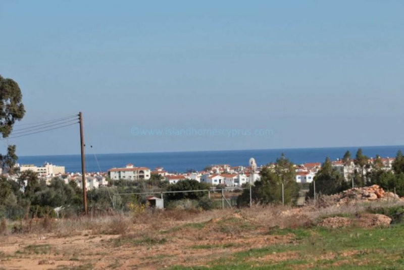 Pernera LPER126 - Excellent plot of land with great potential in Pernera.This 4763m2 plot has great sea views and road access under 