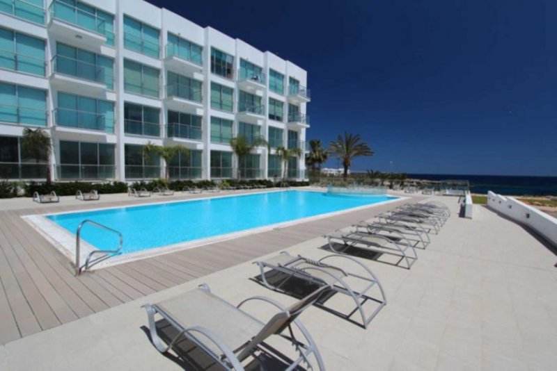 Protaras 1 bedroom apartment on SEA FRONT complex, with excellent facilities in Protaras! - COR106.Set on the Ground floor of a complex 