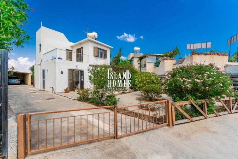 Protaras 2 bedroom detached house on 330m2 plot with TITLE DEEDS ready to transfer in fantastic residential location, close to all in -