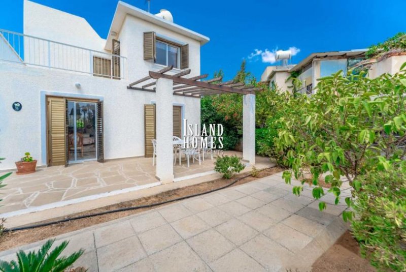 Protaras 2 bedroom detached house on 330m2 plot with TITLE DEEDS ready to transfer in fantastic residential location, close to all in -