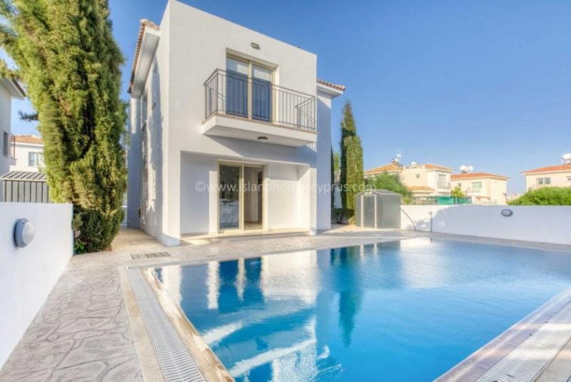 Protaras 3 bedroom, 2 bathroom detached villa with private pool and TITLE DEEDS in sought after Protaras location - PAV123ASLocated on a