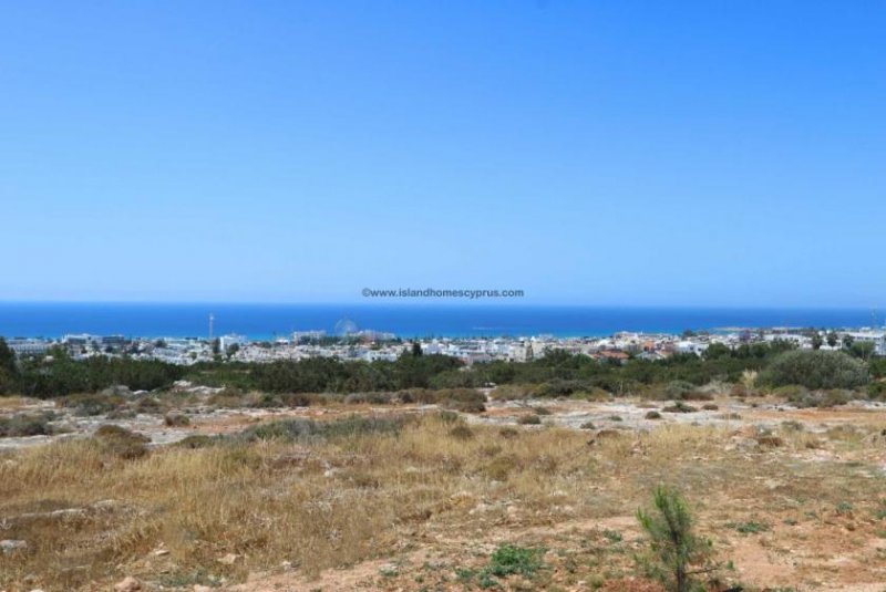 Protaras 4 bedroom, 2 bathroom detached villa on huge 1339m2 plot with TITLE DEEDS for the land in the enviable Fanos area of Protaras in