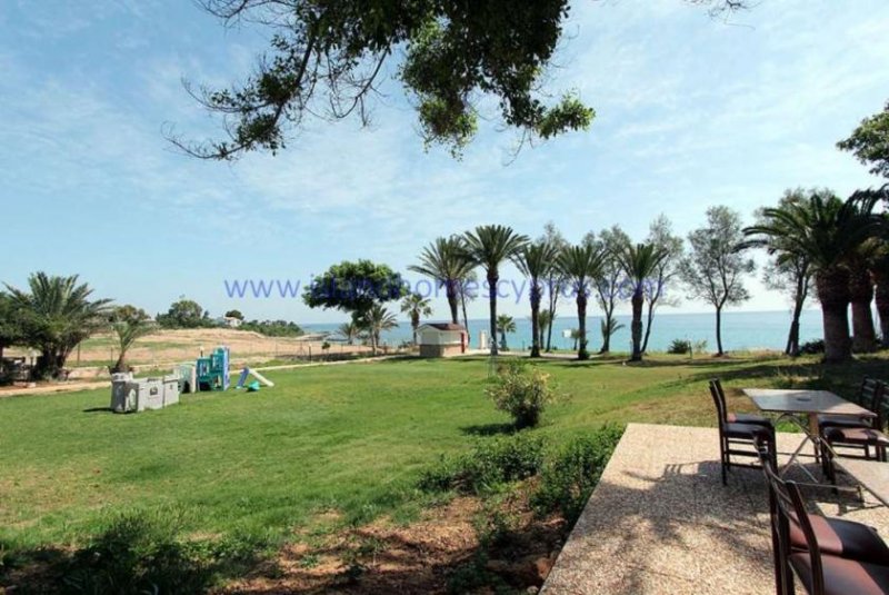 Protaras 4591m2 SEAFRONT plot of land situated in Protaras - LPRO120.A great sized plot suitable for residential build or complex Situate