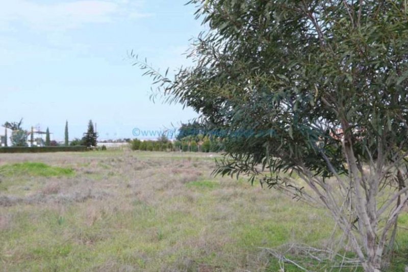 Protaras 4763m2 plot of land in Elevated Protaras location - LPRO136Set in the hills overlooking the popular resort of Protaras this plot