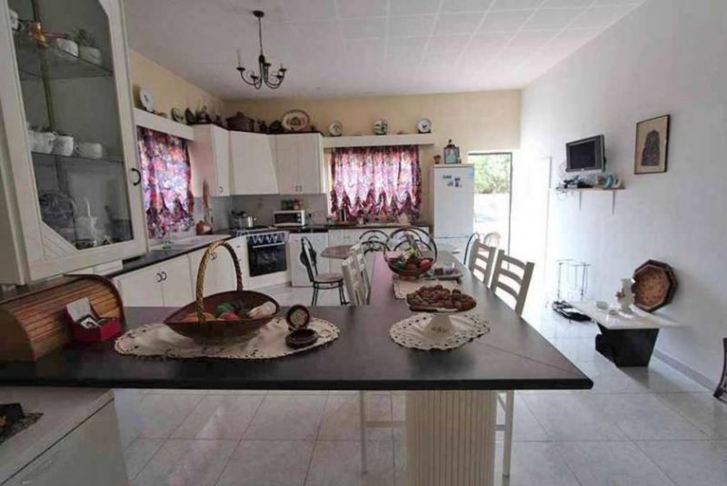 Protaras 7 bedroom, 3 bathroom detached property with Title Deed for the land in the Fanos hills above Ayia Napa and Protaras - very clo