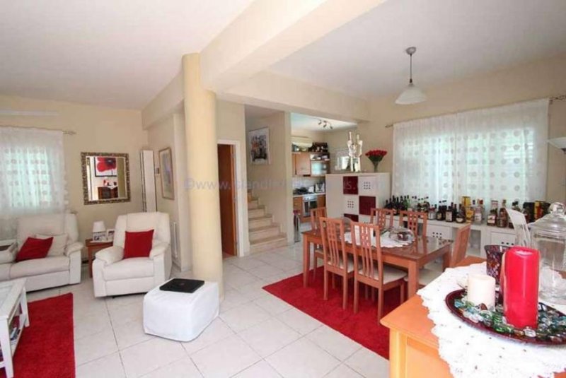 Protaras Beautiful 3 bedroom, 1 bathroom, 1 WC detached villa with Title Deeds in quiet area of Protaras - NEF101.Set on a large plot in