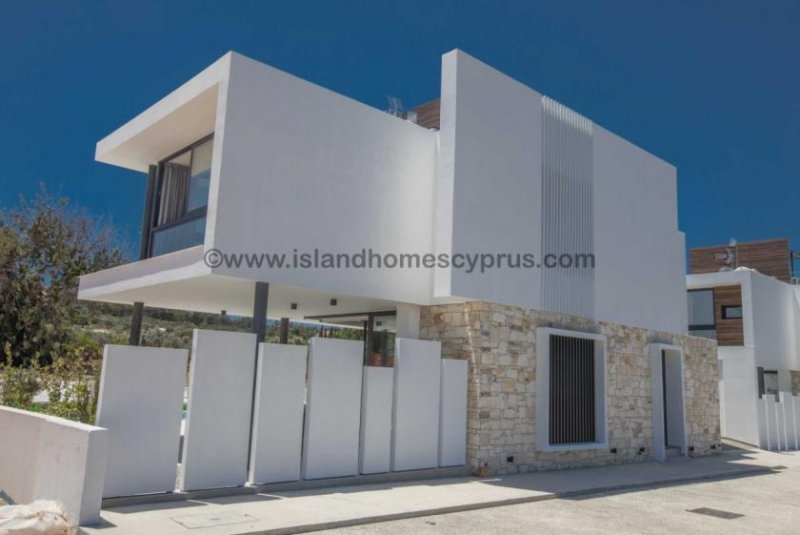 Protaras New build modern designed 3 bedroom detached villa located just 700m from the beach of Protaras - EPP104DP.The development has