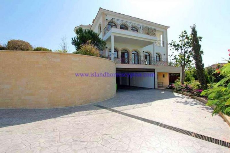 Protaras Stunning 5 bedroom, 6 bathroom private villa with TITLE DEEDS and a PRIVATE SWIMMING POOL , JACUZZI and SEA VIEWS - FAN106.The 