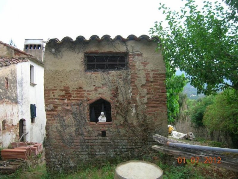 Sant Iscle de Vallalta Dieses Bauernhaus befindet sich am Rande des Montnegre Naturparks in einem Gebiet mit mediterranem Wald, wo sich 
auch noch Haus