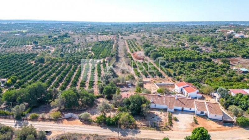 Silves Diese renovierte Villa im Landhausstil mit Blick auf die Landschaft liegt in einer ruhigen ländlichen Gegend, 15 Minuten von