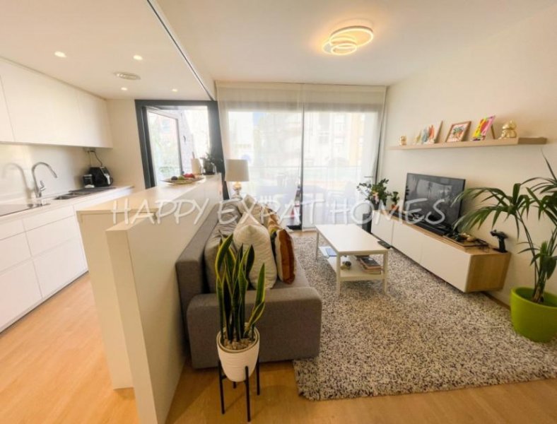 Sitges Wenn Sie auf der Suche nach einer modernen Wohnung sind, in der zweiten Meereslinie zum Strand von San Sebastián in Sitges und