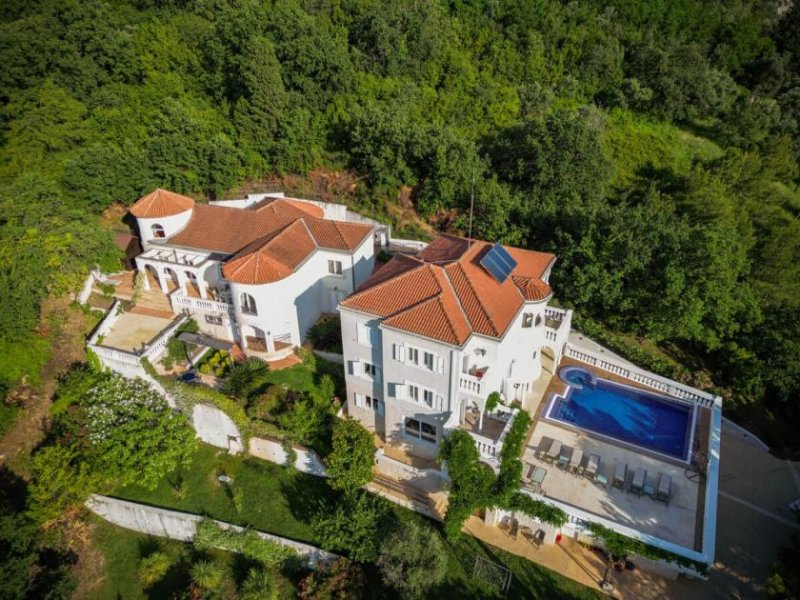 Sveti Stefan On this majestic estate there are 2 villas on unparraled location in Miločer Park, in the immediate vicinity of Sveti Stefan -