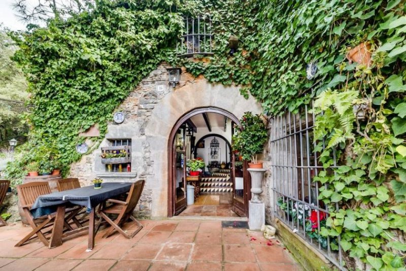 Tordera Altes Bauernhaus aus dem achtzehnten Jahrhundert, das in ein voll funktionsfähiges Restaurant umgewandelt wurde und Platz für