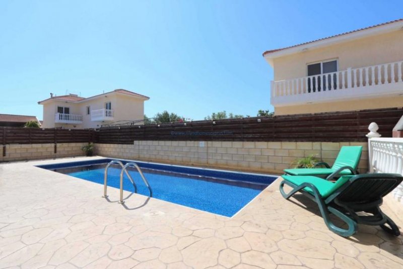 Xylofagou 3 bedroom, 1 bathroom Townhouse with access to communal swimming pool in quiet residential area of Xylofagou - FLX103 Located a