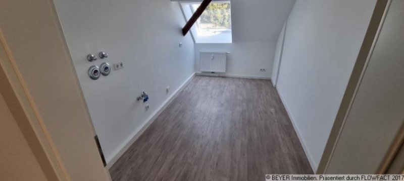 Arnsdorf (Landkreis Bautzen) 3 Zimmer Wohnung mit 88qm im DG eines ehemaligen 4 Seitenhofes zu vermieten Wohnung mieten