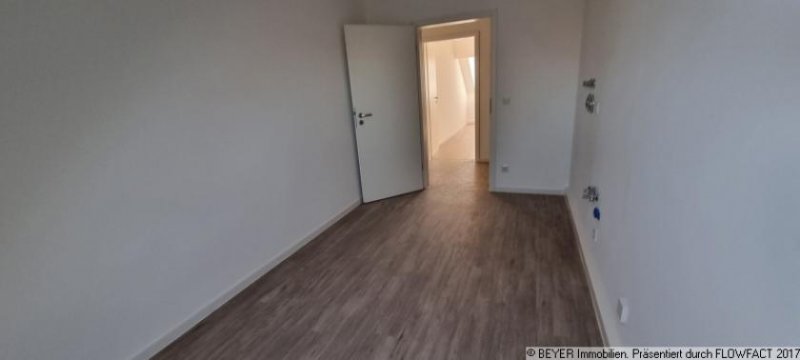 Arnsdorf (Landkreis Bautzen) 3 Zimmer Wohnung mit 88qm im DG eines ehemaligen 4 Seitenhofes zu vermieten Wohnung mieten