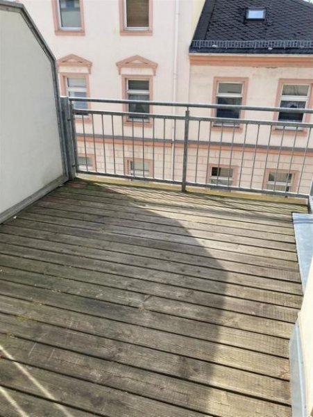 Altenburg Große 2-Zimmer mit Laminat, Balkon, offene Küche und Aufzug in guter Lage! Wohnung mieten