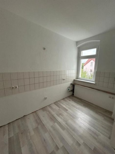 Roßwein Gemütliche 4-Zimmer mit Balkon und Laminat in ruhiger Lage! Wohnung mieten