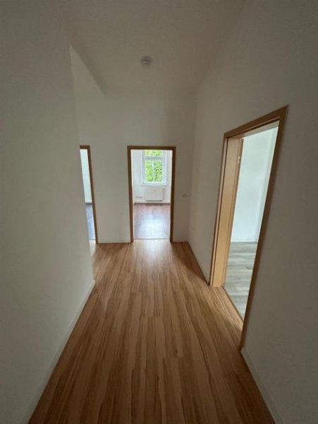 Roßwein Gemütliche 4-Zimmer mit Balkon und Laminat in ruhiger Lage! Wohnung mieten