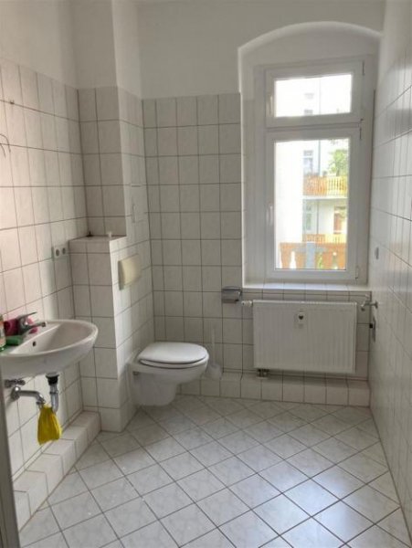 Roßwein Günstige 2-Zimmerwohnung mit Laminat und offener Küche in ruhiger Lage! Wohnung mieten