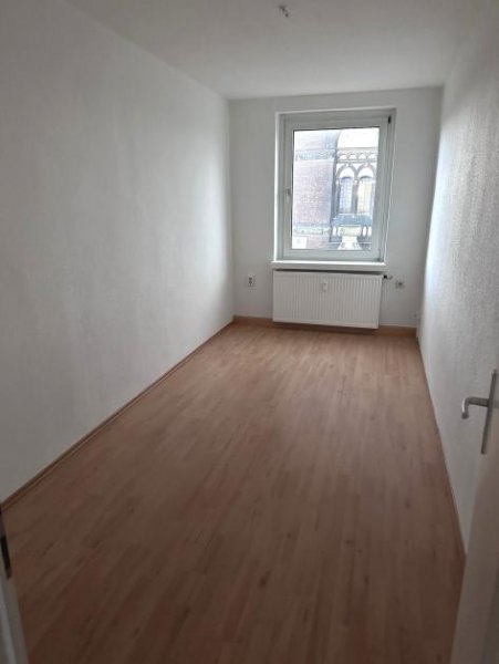 Dessau-Roßlau Schöne freundliche helle 3-R -Wohnung im 3.OG ca.58,37m² zu vermieten . Wohnung mieten