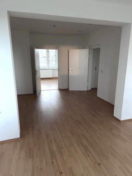 Dessau-Roßlau Schöne freundliche helle 3-R -Wohnung im 3.OG ca.58,37m² zu vermieten . Wohnung mieten