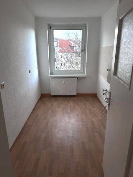 Dessau-Roßlau Schöne freundliche helle 3-R -Wohnung im 3.OG ca.58,37m² zu vermieten . Wohnung mieten